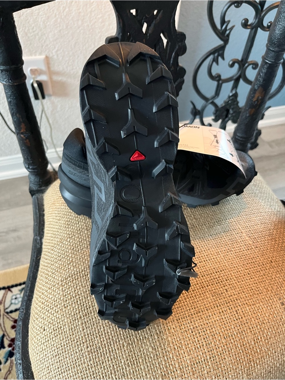 Salomon Men’s Black Trail Running Shoes - Picture 6 of 9